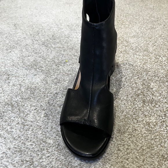 Naked Feet | Women’s Leather Black Open Toe Cut-Out 7.5 - Picture 6 of 6